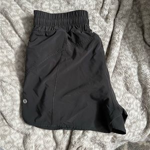 LULULEMON TRACK THAT SHORT 5” SIZE 10